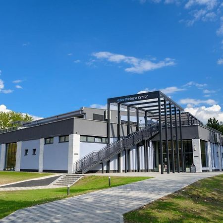 Ada Adica Prenociste Sport Wellness Centar - Bazeniホステル エクステリア 写真