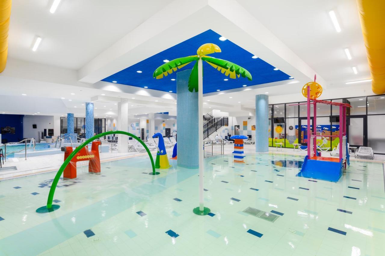 Ada Adica Prenociste Sport Wellness Centar - Bazeniホステル エクステリア 写真